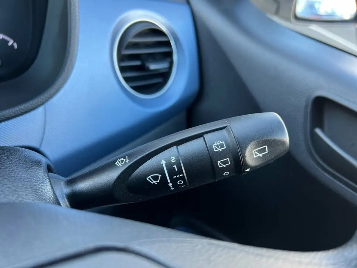 2014-hyundai-i10-12-se-auto-big-19