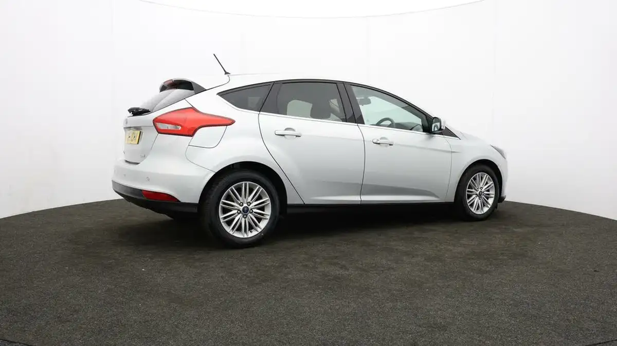 2018-ford-focus-10t-zetec-edition-125ps-hatchback-auto-big-15