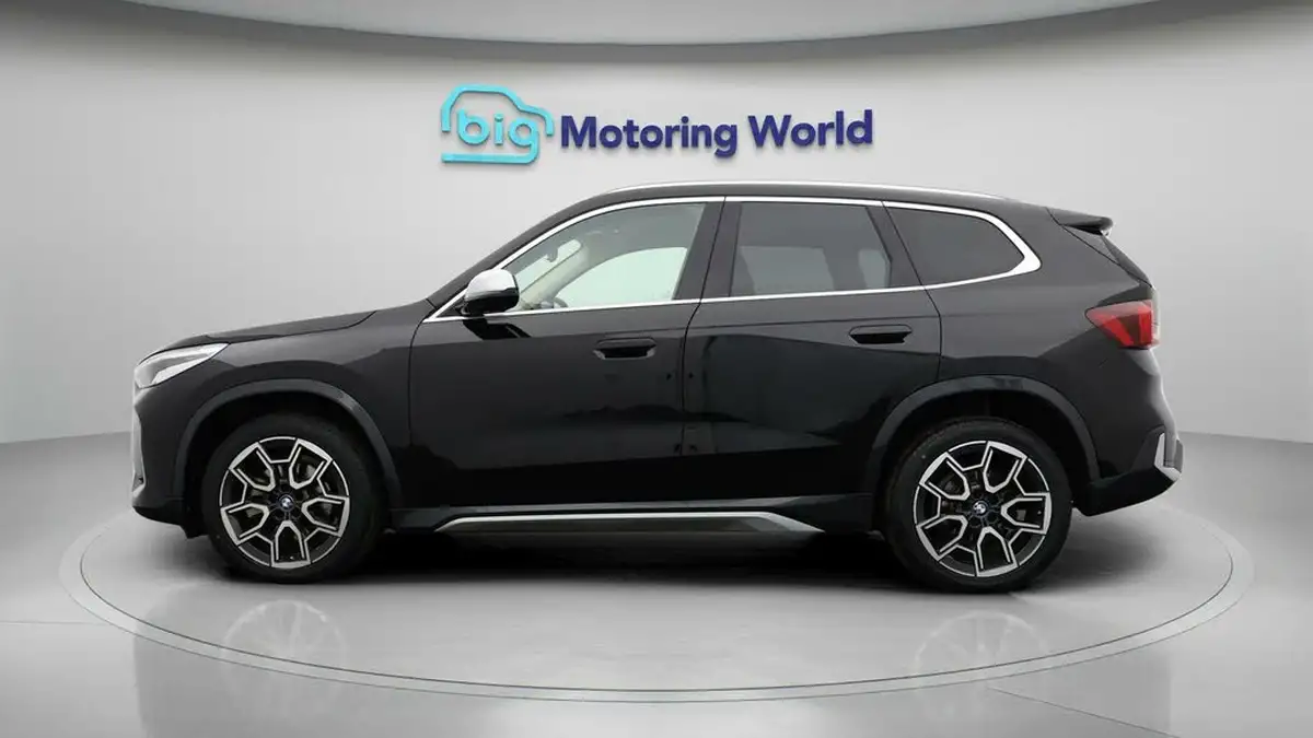 2022-bmw-x1-15-sdrive20i-xline-big-3