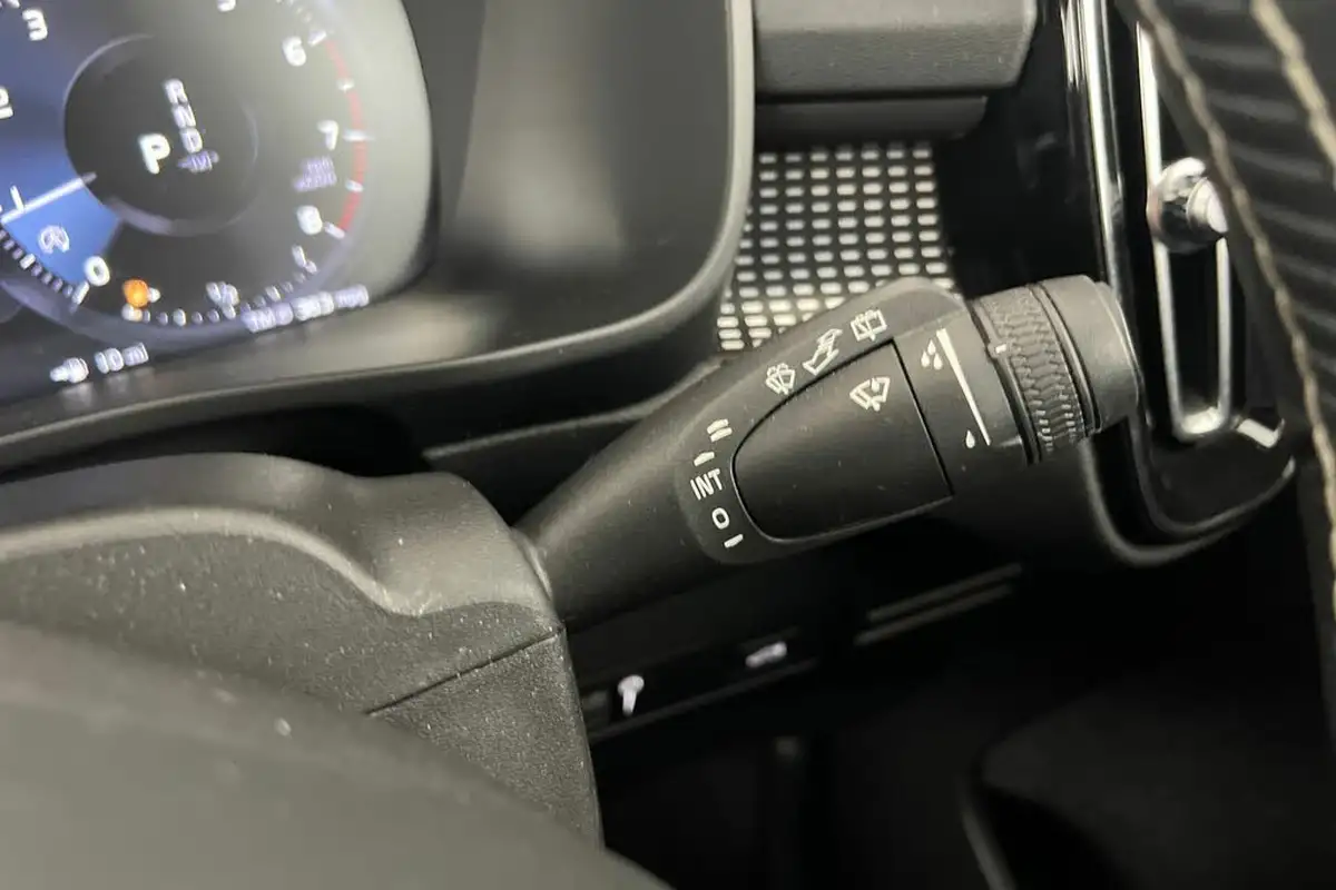 2021-volvo-xc40-15-t3-r-design-161bhp-auto-big-36