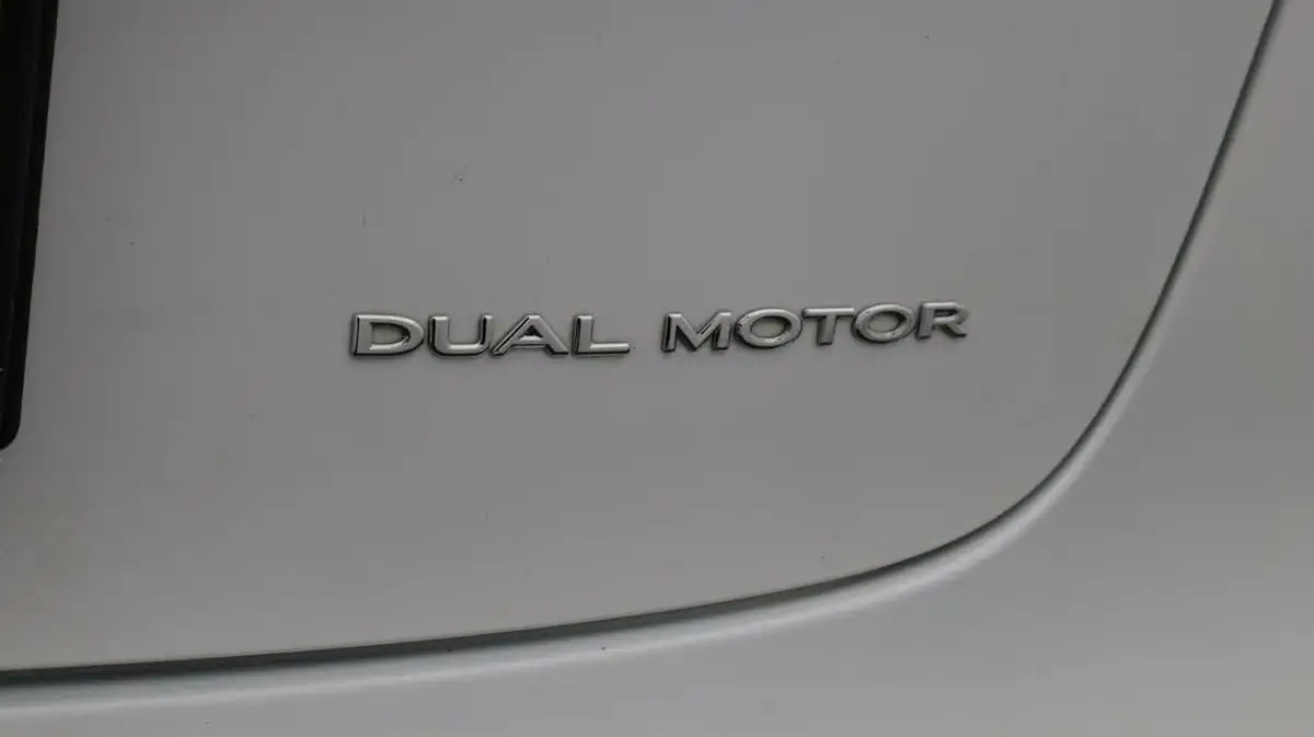 2021-tesla-model-3-e-long-range-4x4-big-22