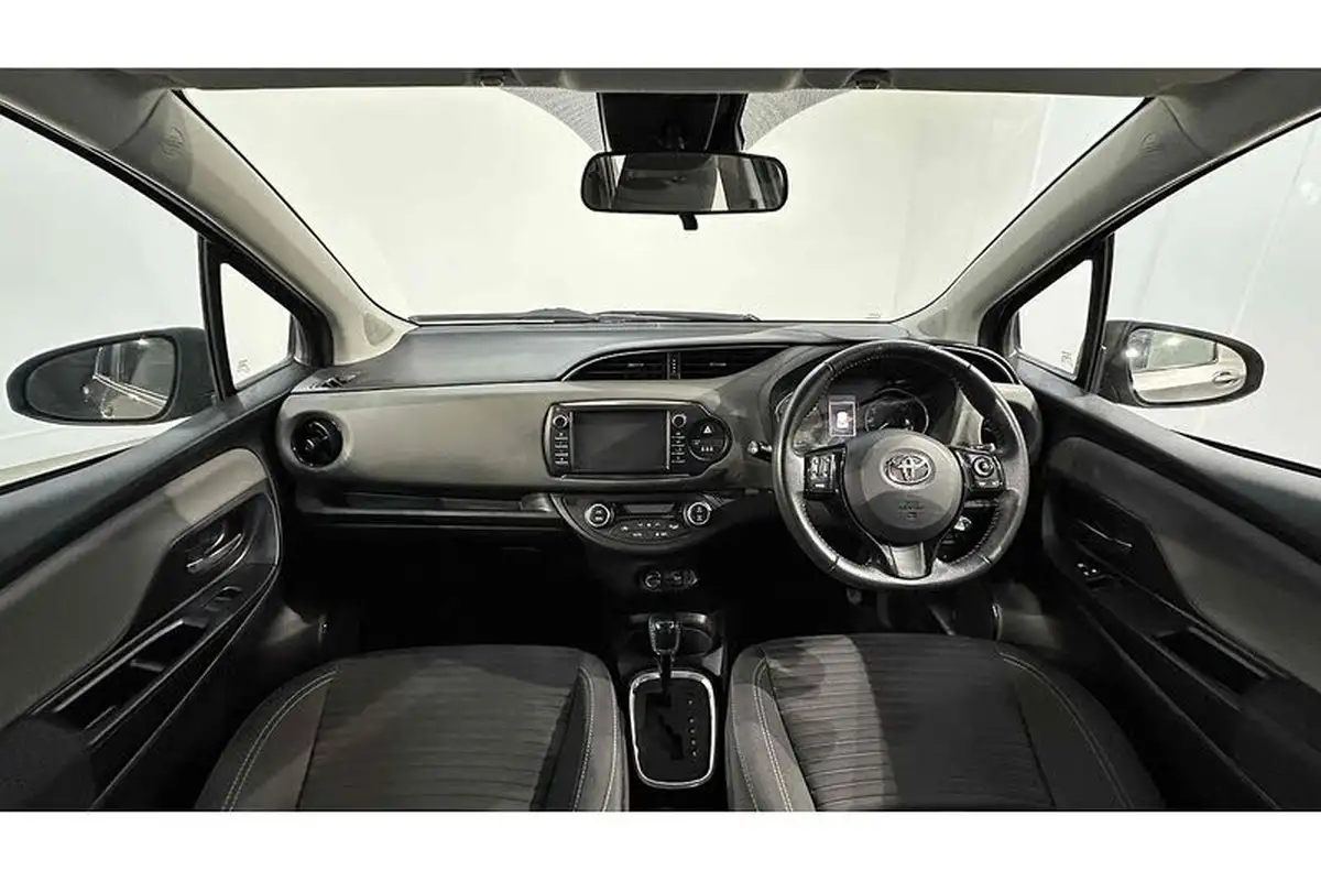 2019-toyota-yaris-15-vvt-i-icon-tech-98bhp-hybrid-1497cc-e-cvt-big-1