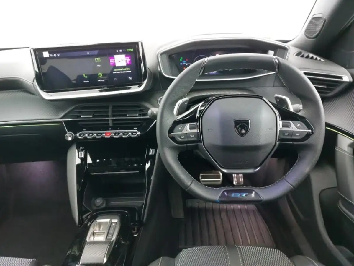 2025-peugeot-2008-suv-12-puretech-gt-130ps-eat8-big-6