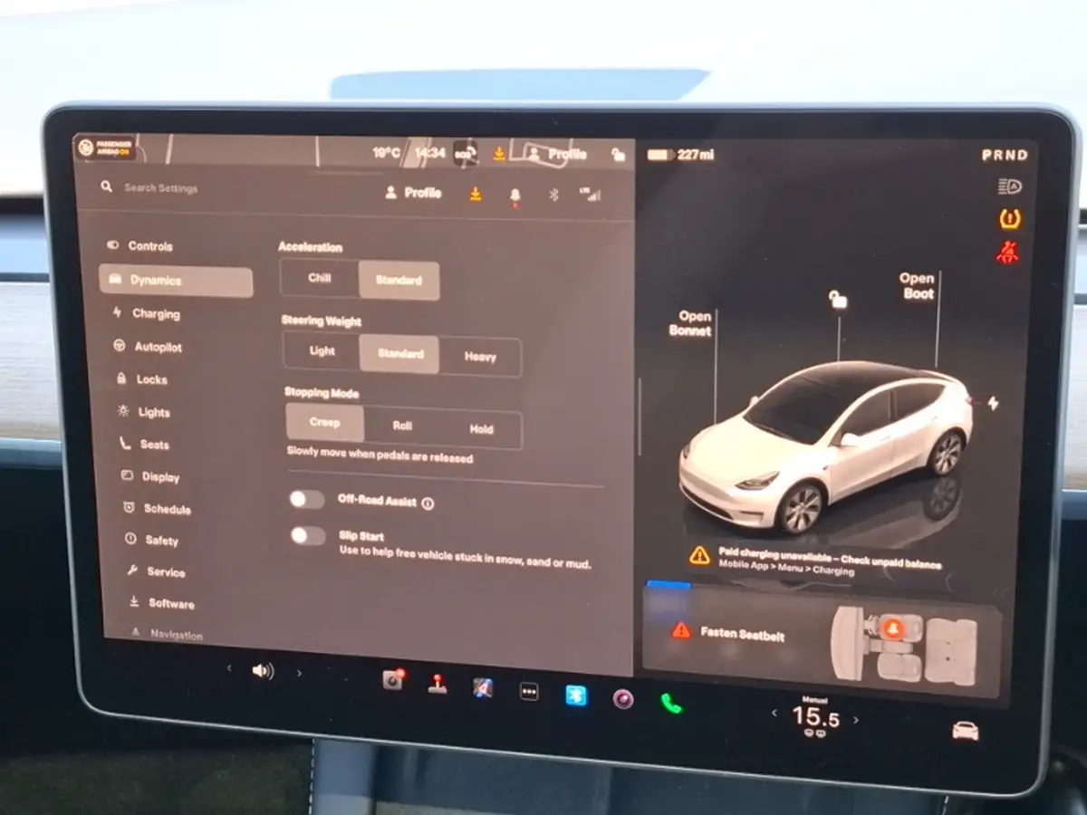 2022-tesla-model-y-e-long-range-big-14