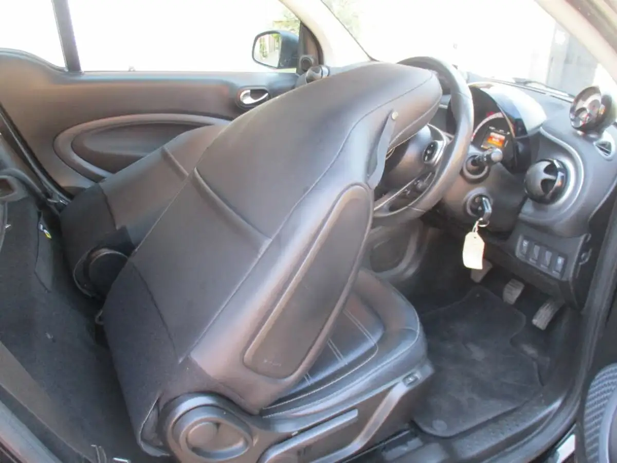 2017-smart-fortwo-10-prime-71bhp-premiumss-coupe-big-35