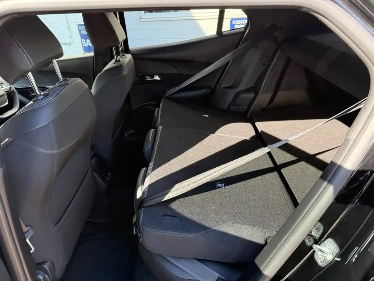 2024-peugeot-2008-suv-12-puretech-allure-100ps-big-43