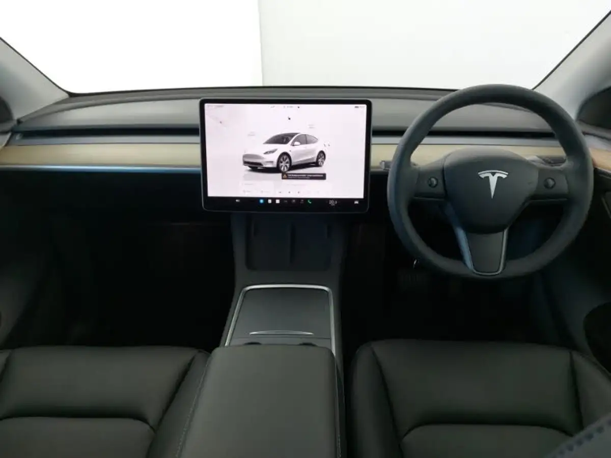 2023-tesla-model-y-e-rwd-big-2