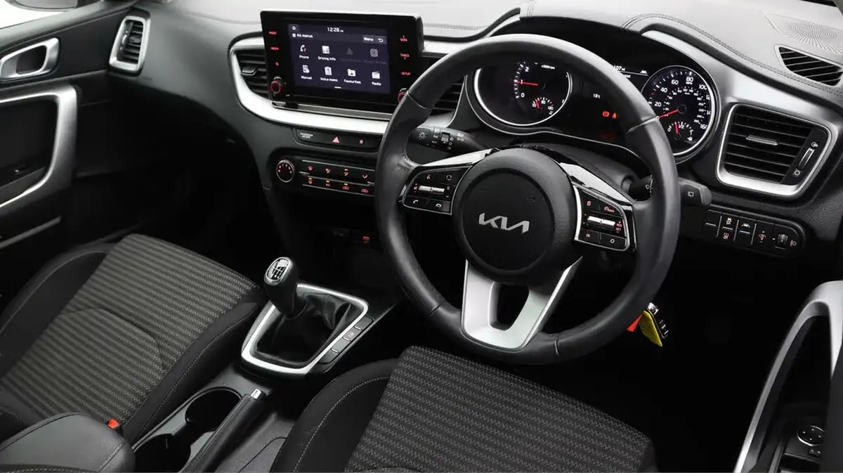 2022-kia-xceed-10-t-gdi-2-big-8