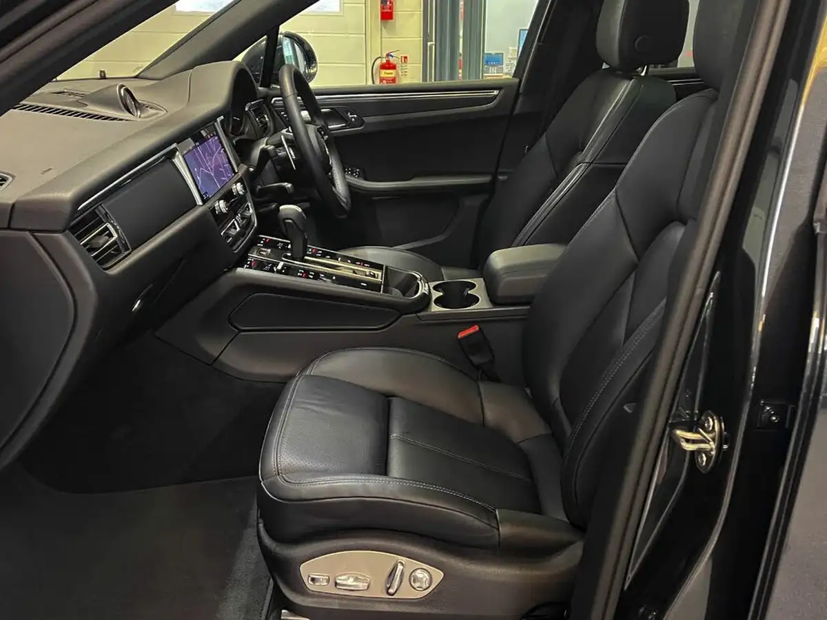 2023-porsche-macan-20-big-6