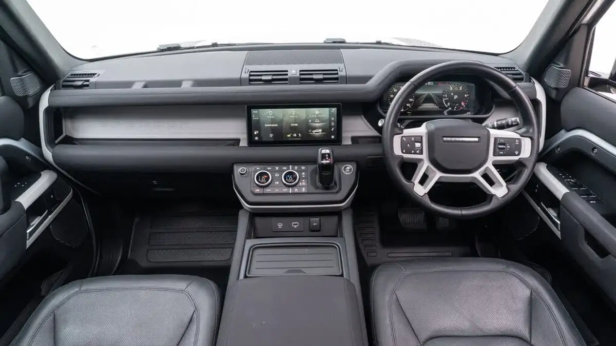 2022-land-rover-110-defender-30-d250-xs-edition-big-1