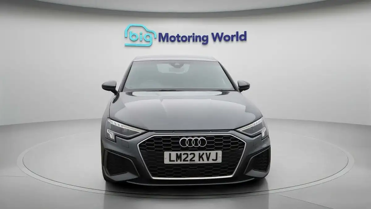 2022-audi-a3-14-40-tfsi-e-s-line-big-2