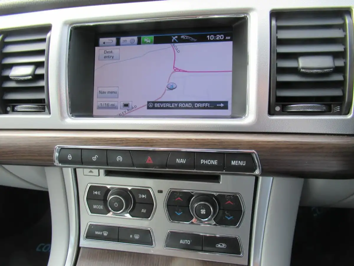 2013-jaguar-xf-22td-luxury-163ps-ss-saloon-4d-auto-big-16
