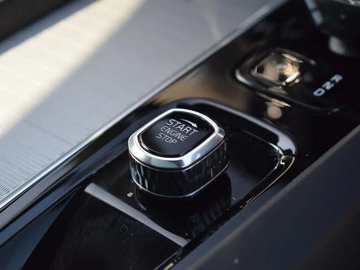 2022-volvo-xc60-20-b5-plus-big-28