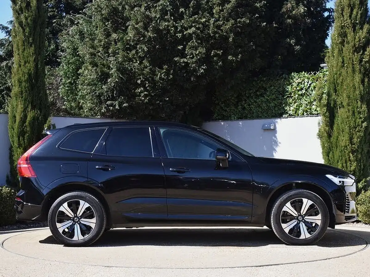 2022-volvo-xc60-20-b5-plus-big-4