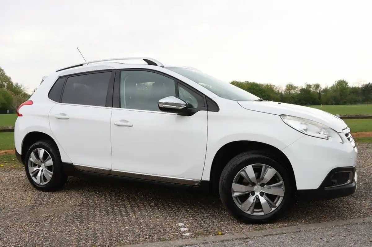 2015-peugeot-2008-crossover-12-puretech-allure-82bhp-big-1