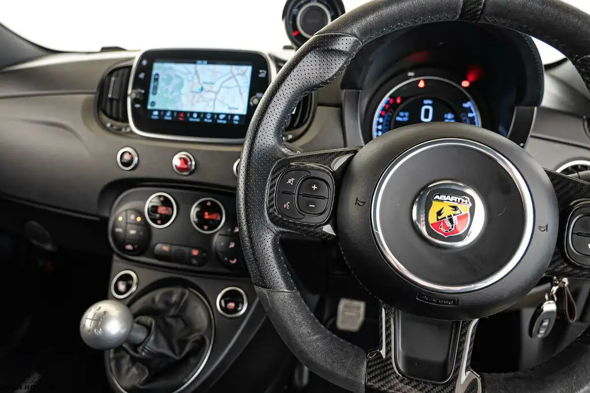 2020-abarth-595-14-tjet-competizione-big-26
