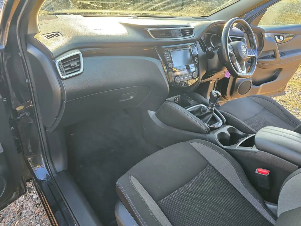 2018-nissan-qashqai-15dci-acenta-premium-heat-pack-big-20