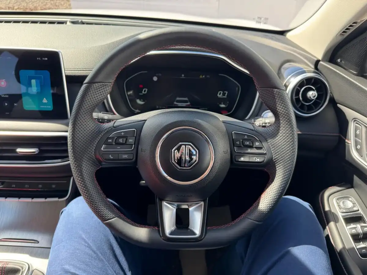2024-mg-hs-15t-gdi-se-162ps-1490cc-big-19