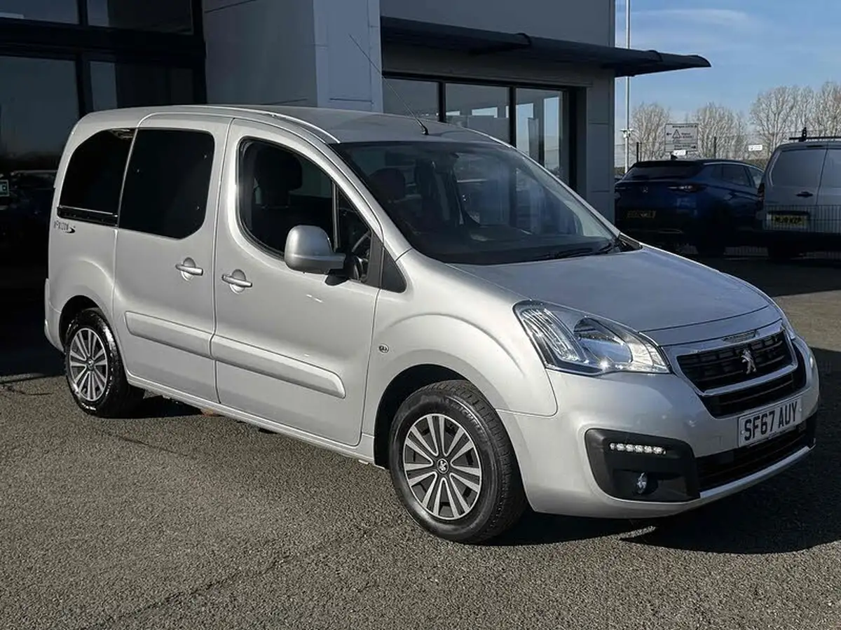 2017-peugeot-partner-big-18