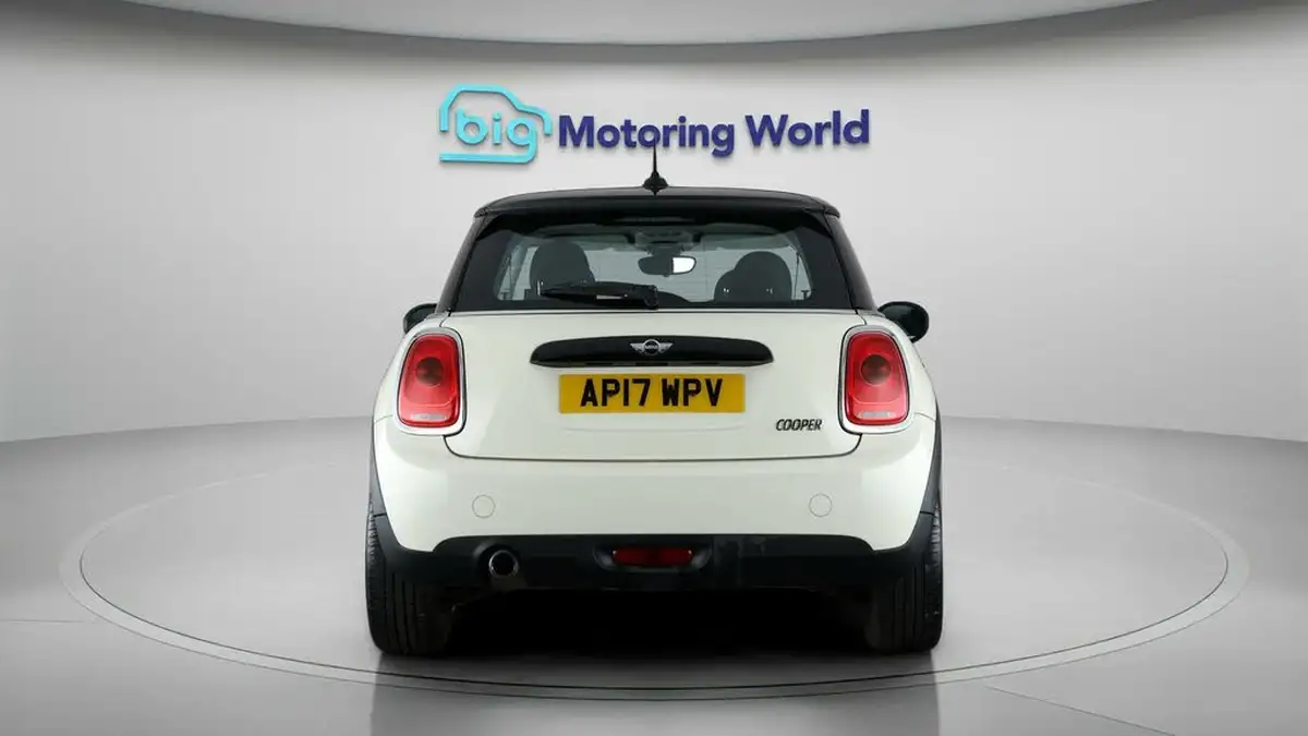 2017-mini-cooper-15-cooper-ss-hatchback-3d-big-6