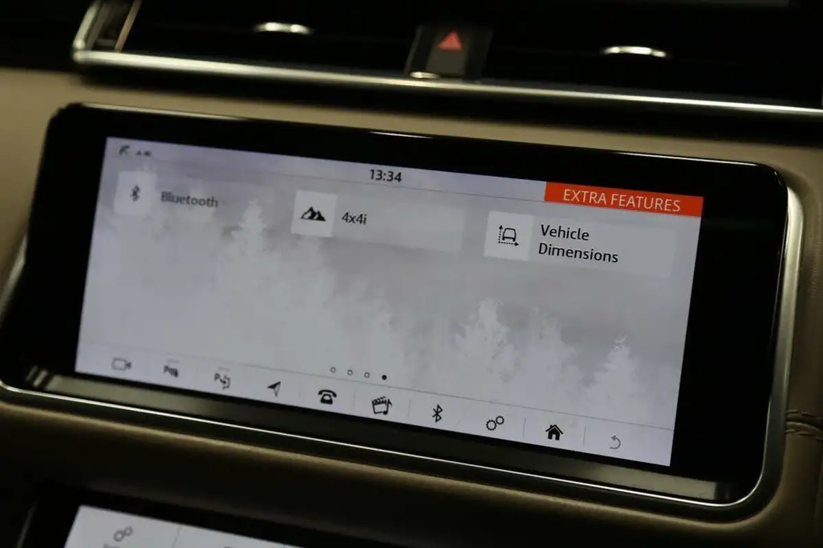 2019-land-rover-range-rover-velar-20-d240-r-dynamic-hse-big-44