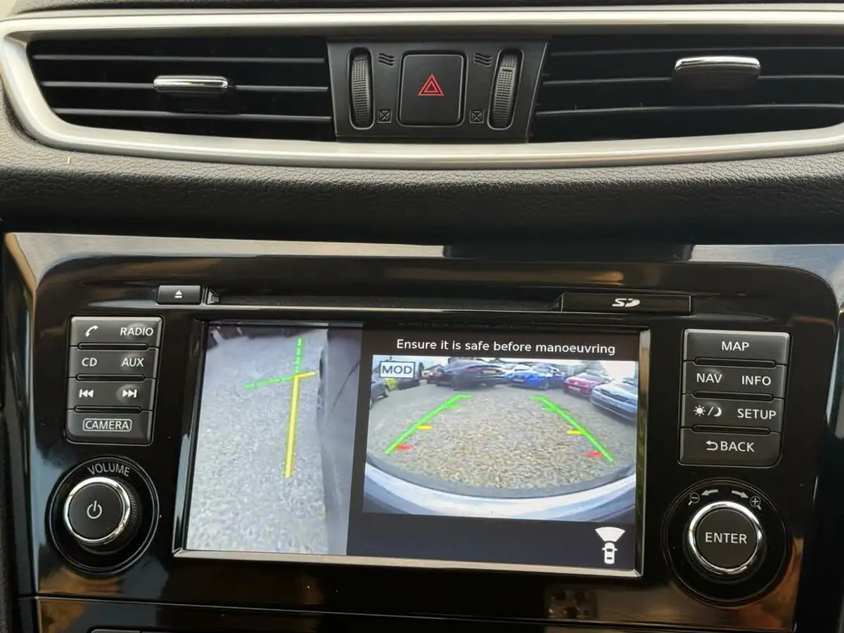 2015-nissan-qashqai-16-tekna-big-43