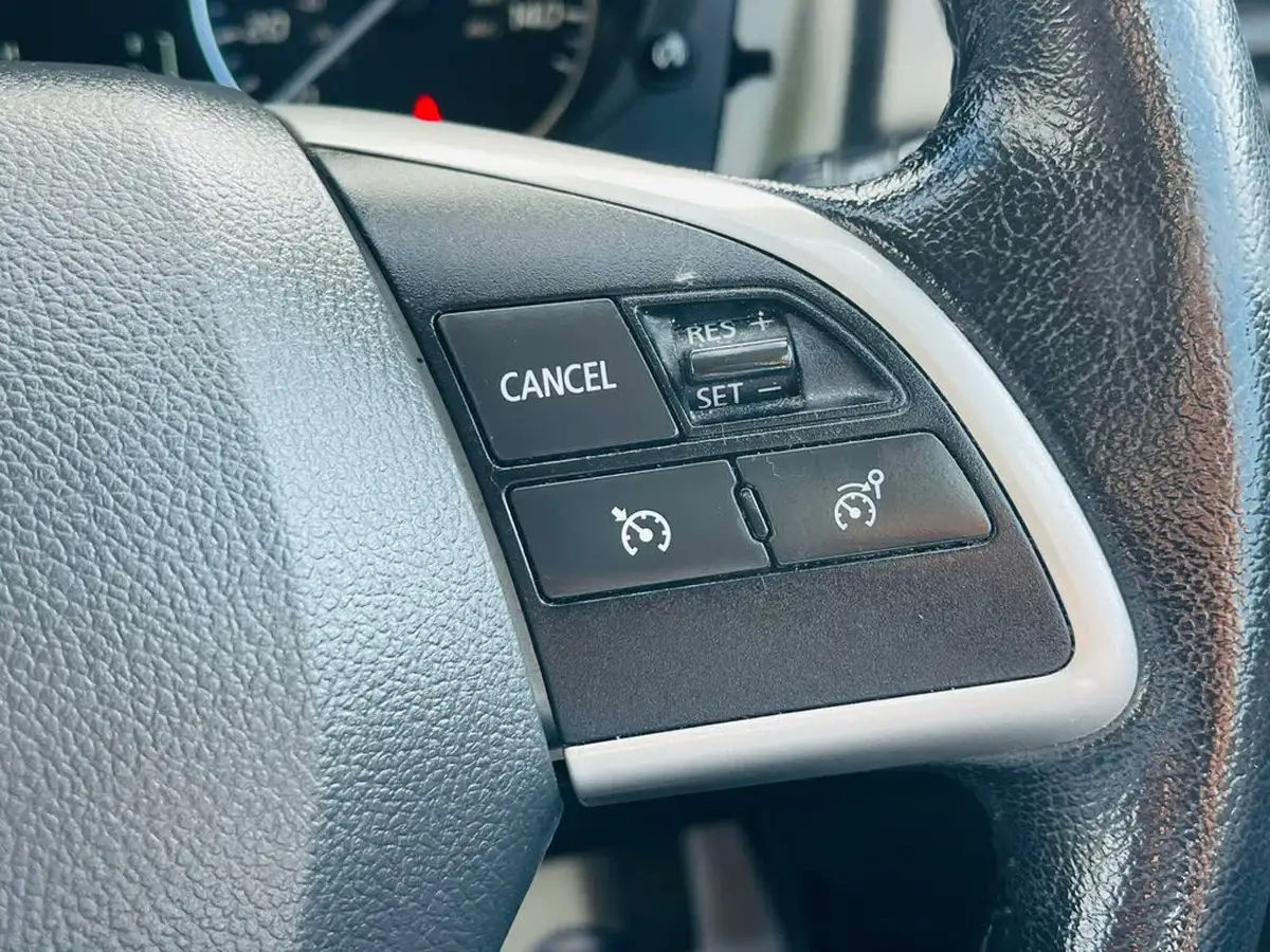 2013-mitsubishi-outlander-22di-d-gx4-big-31