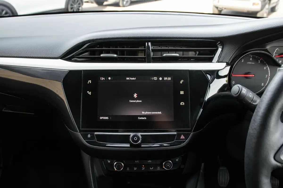 2021-vauxhall-corsa-12-turbo-griffin-edition-big-23