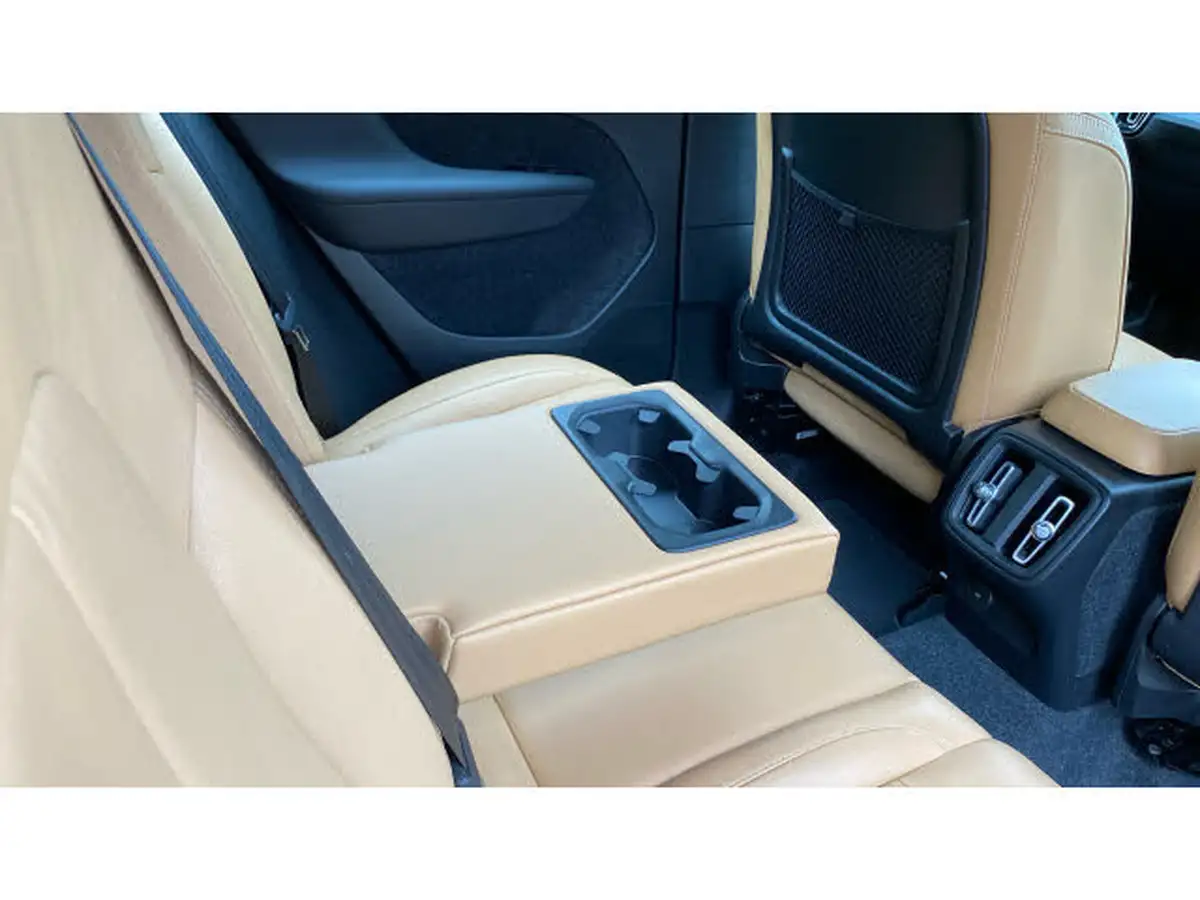 2020-volvo-xc40-20-b4-inscription-big-25