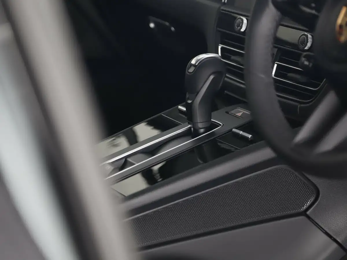 2025-porsche-macan-20-t-big-16