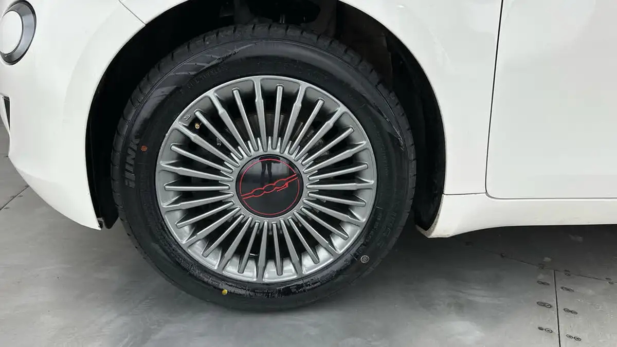 2022-fiat-500-e-red-117bhp-big-16