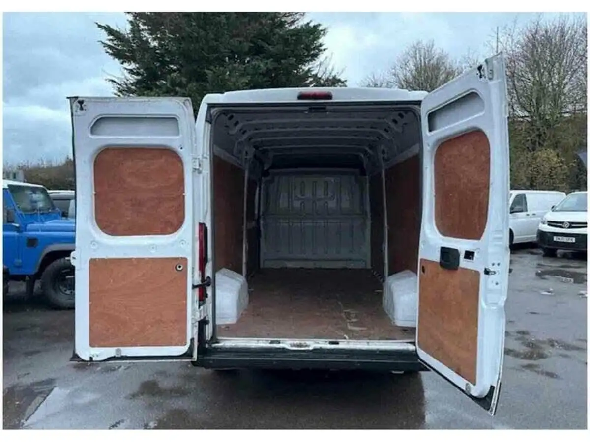 2021-peugeot-boxer-22-bluehdi-professional-335-l3-h2-140bhpeu6dt-panel-big-5