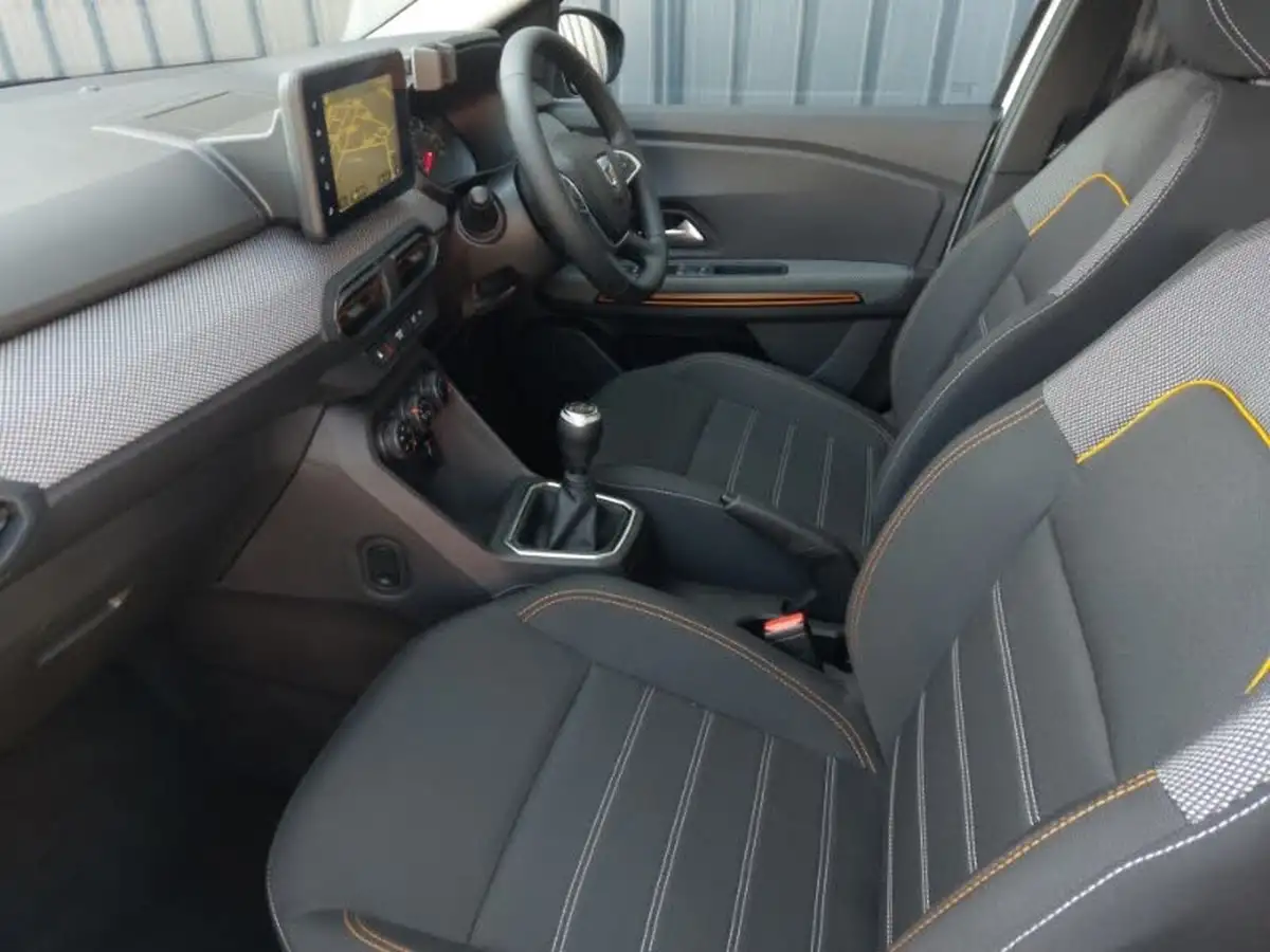 2022-dacia-sandero-stepway-10-tce-comfort-90bhp-big-4