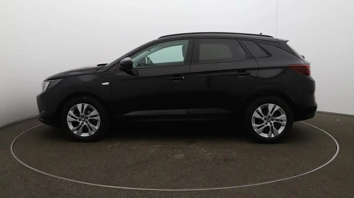 2023-vauxhall-grandland-12-gs-130ps-big-62