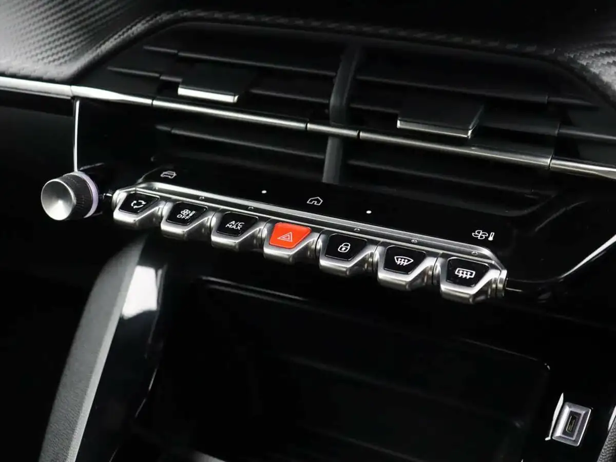 2023-peugeot-2008-suv-12-puretech-active-big-39