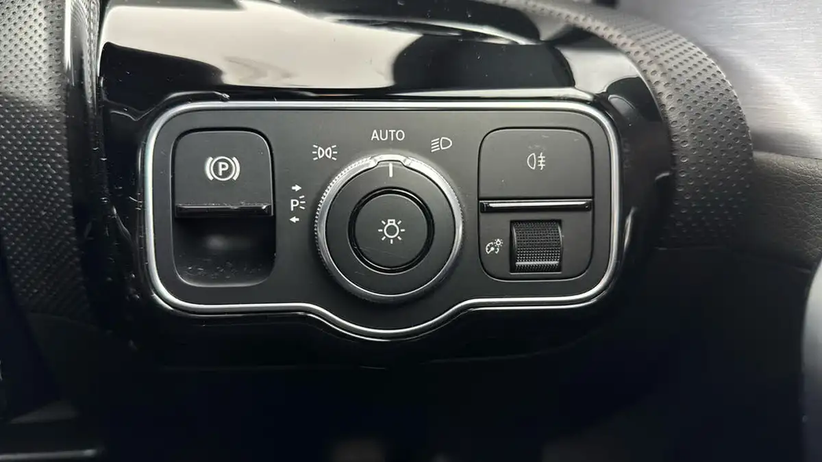 2020-mercedes-benz-cla-20-cla-35-amg-coupe-4d-big-23