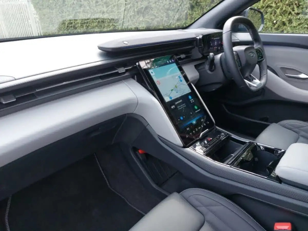 2024-ford-explorer-e-premium-286ps-77kwh-big-4