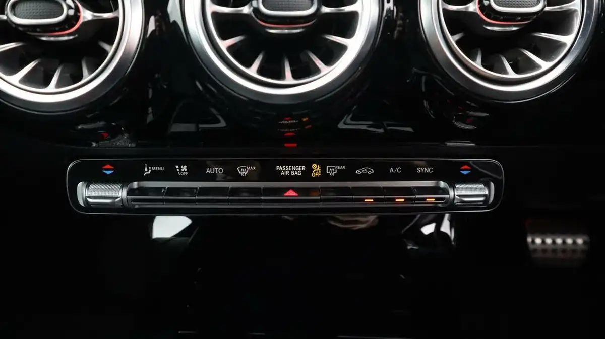 2022-mercedes-benz-a-class-13-a180-amg-line-premium-edition-hatchback-5d-7g-dct-big-12