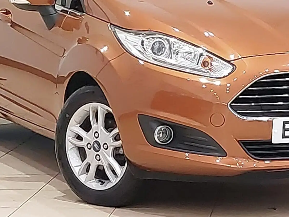 2015-ford-fiesta-125-zetec-5d-big-8