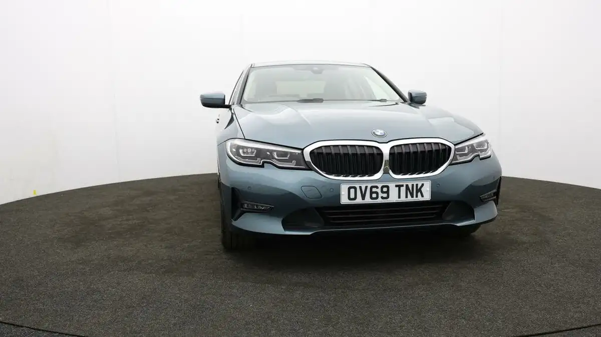 2019-bmw-3-series-20-330e-se-pro-big-43