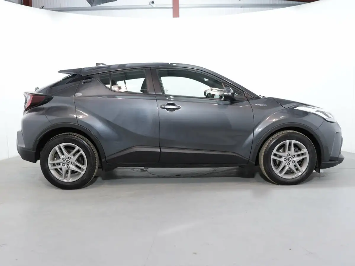 2022-toyota-c-hr-18-vvt-i-icon-big-7