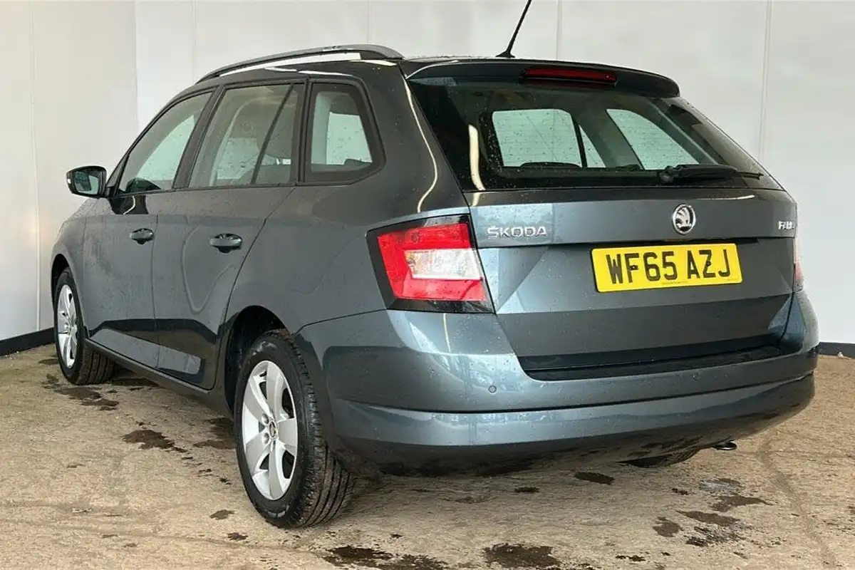 2015-skoda-fabia-12-tsi-se-109ps-estate-big-1