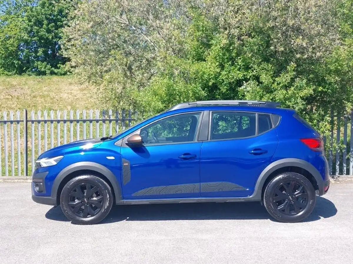 2024-dacia-sandero-stepway-10-tce-extreme-90bhp-big-3
