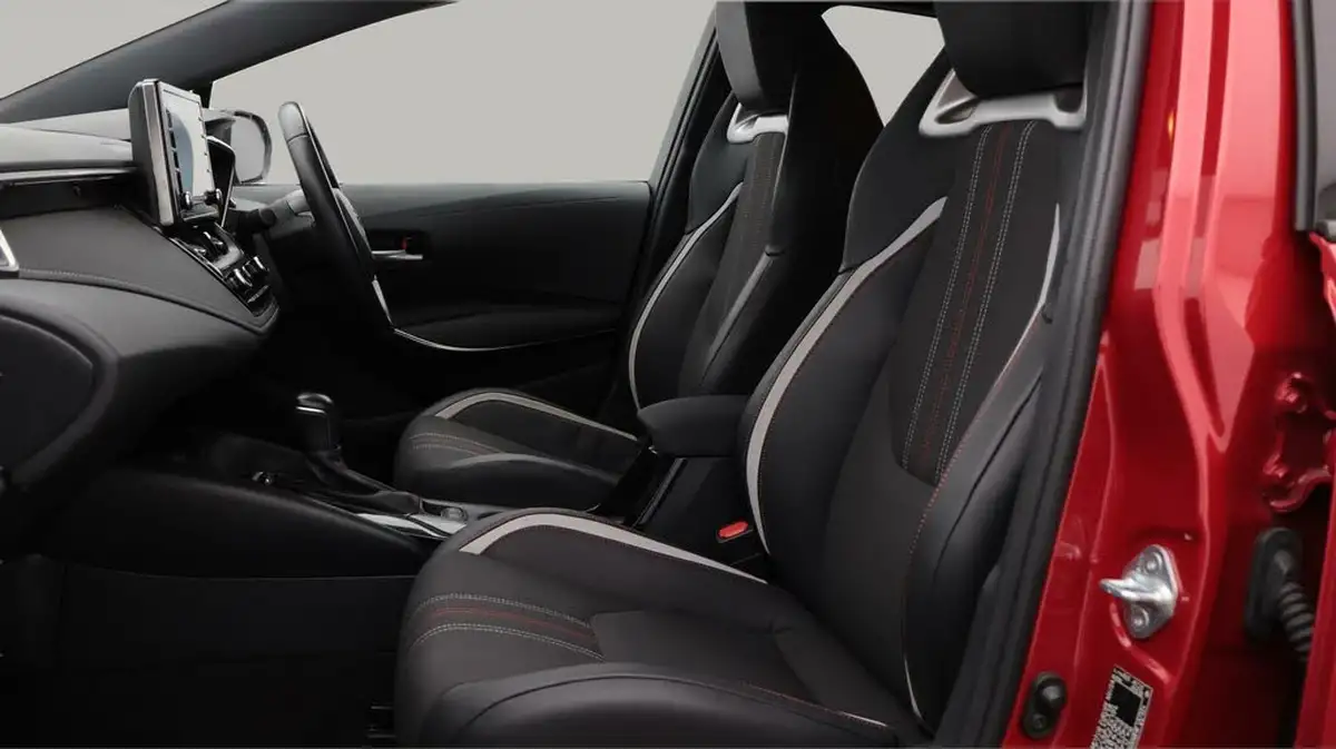 2021-toyota-corolla-18-vvt-i-gr-sport-trk-hatchback-big-14