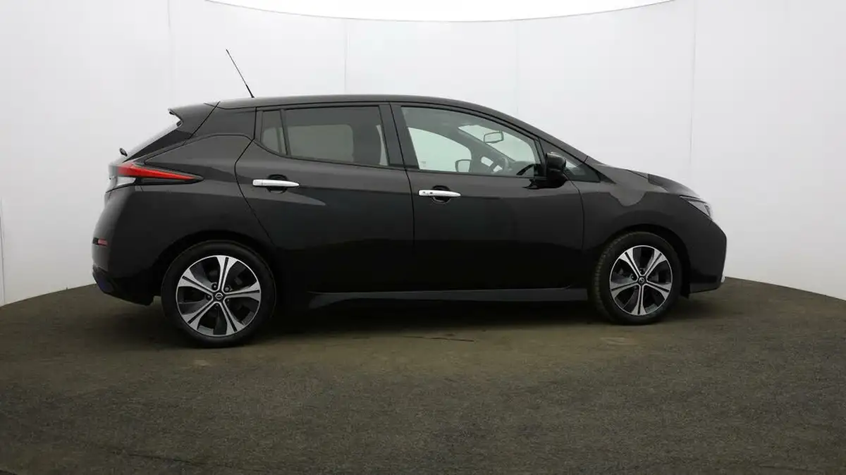 2020-nissan-leaf-e-n-connecta-big-53