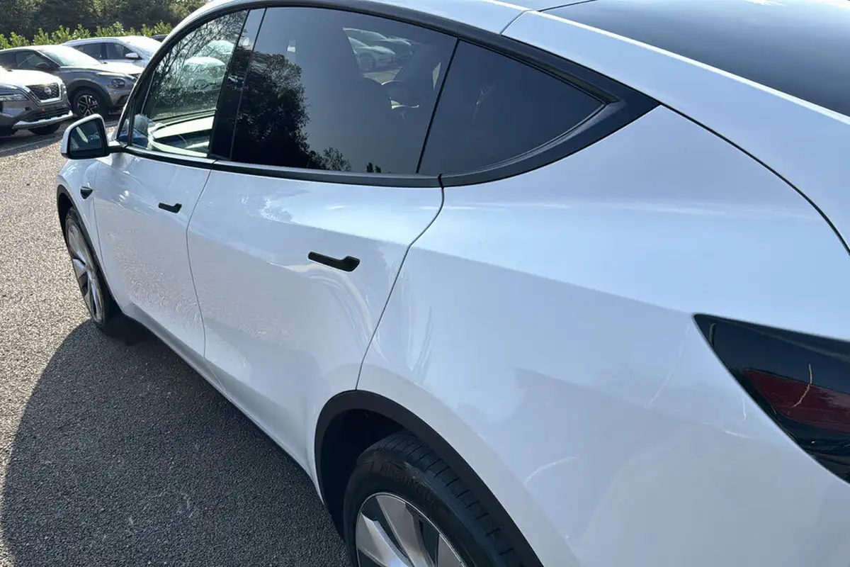 2022-tesla-model-y-e-long-range-big-38