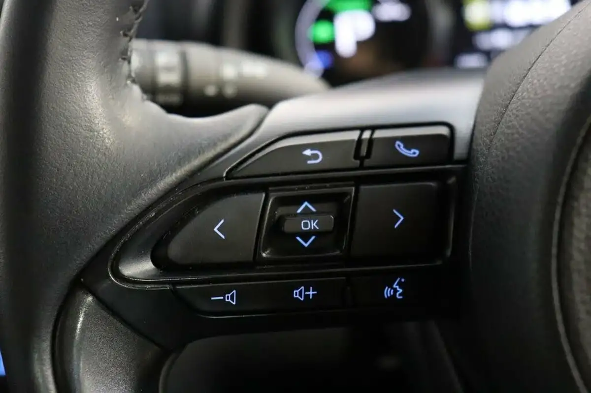 2022-toyota-yaris-cross-15-vvt-i-icon-big-22