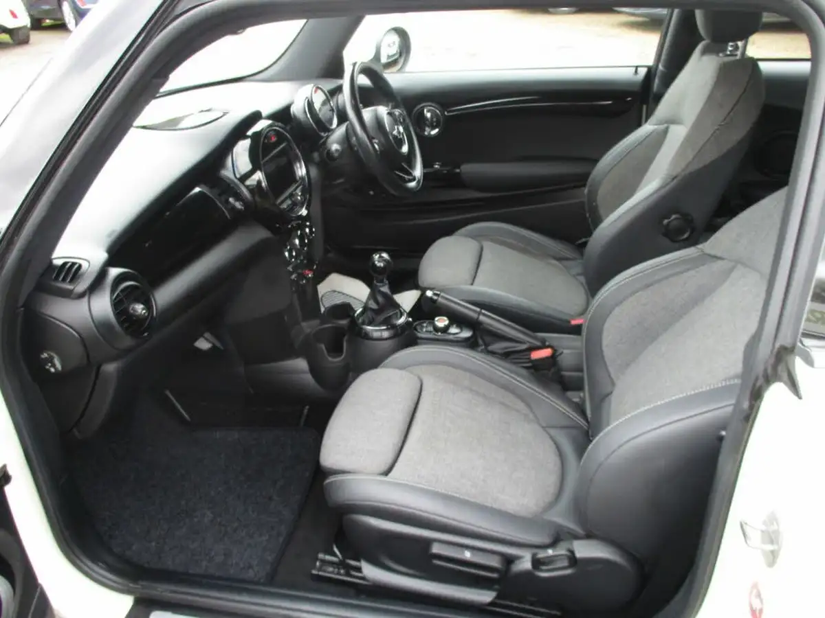 2015-mini-cooper-15td-cooper-d-114bhp-3d-big-5