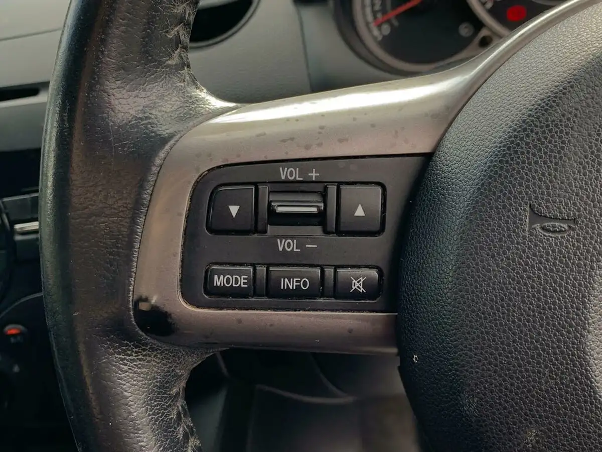2012-mazda-mazda2-13-tamura-5d-big-19