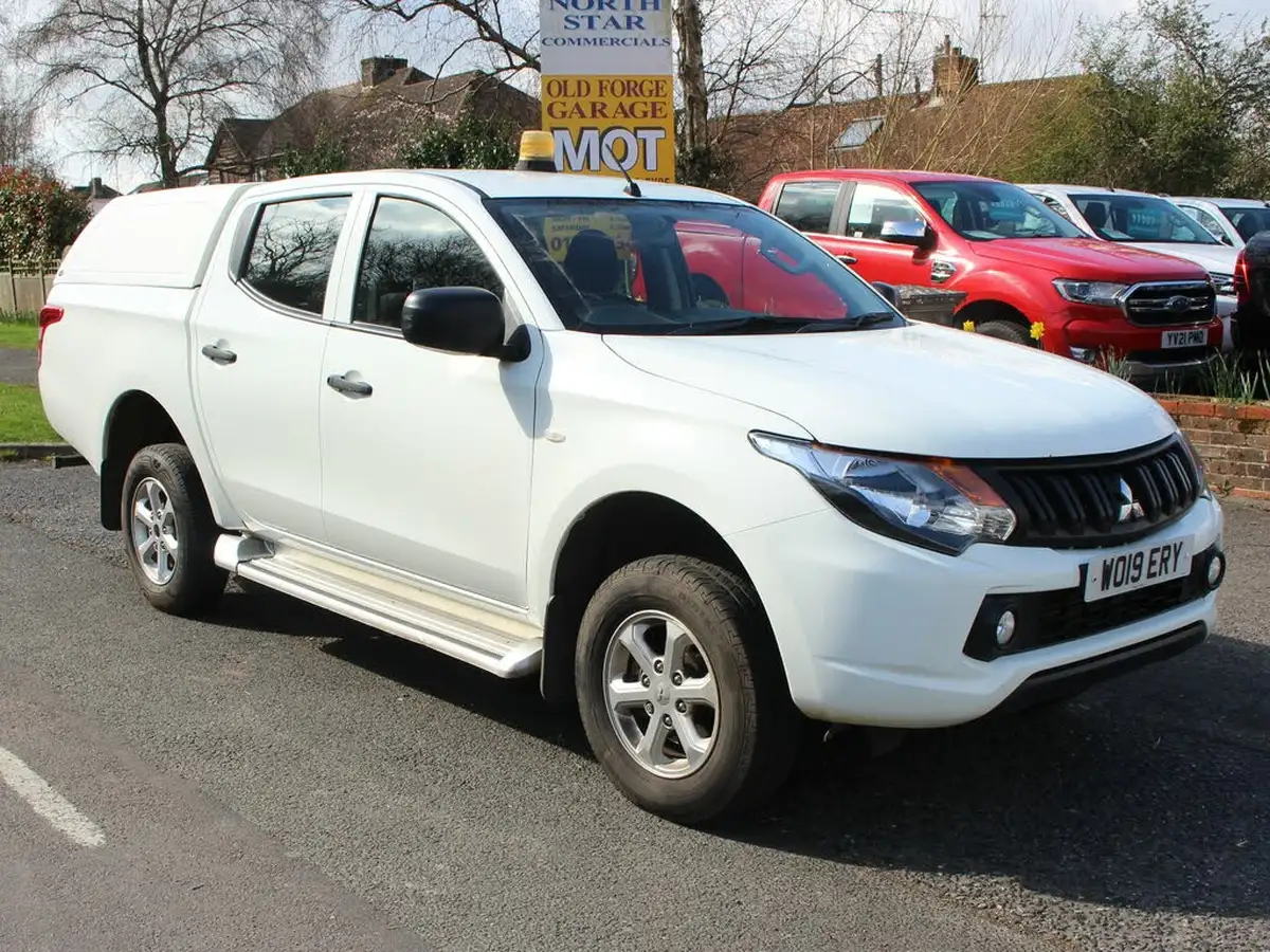 2019-mitsubishi-l200-24di-d-4life-eu6b-double-pickup-big-50